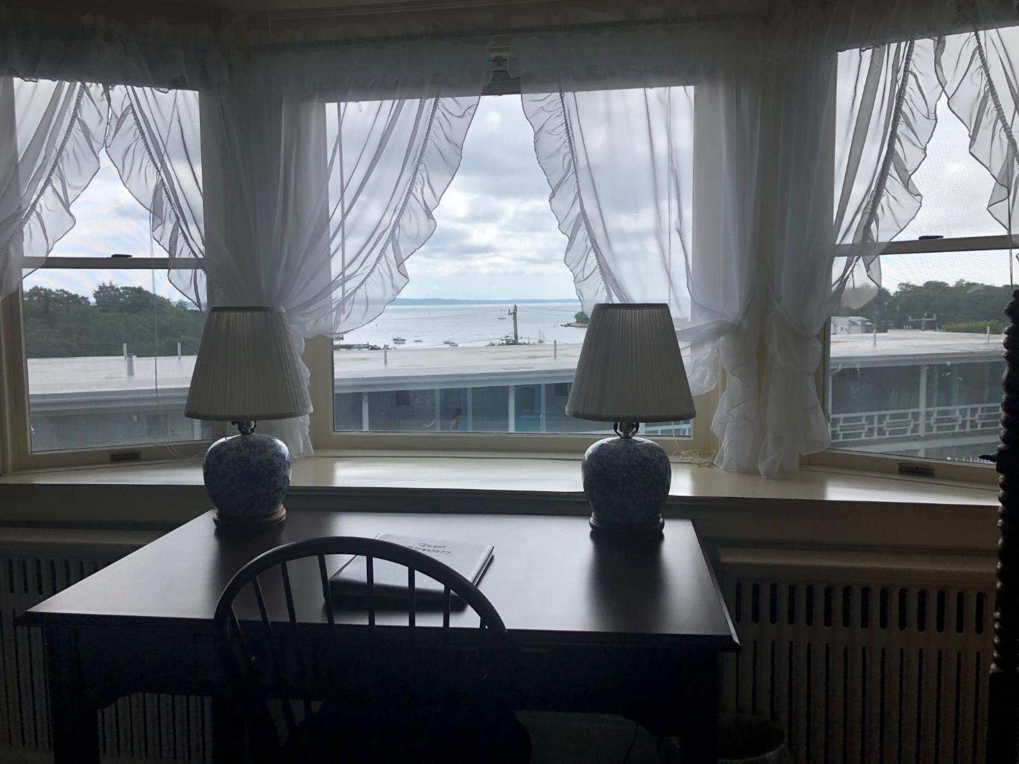 Sands Of Time Motor Inn & Harbor House Woods Hole Eksteriør billede