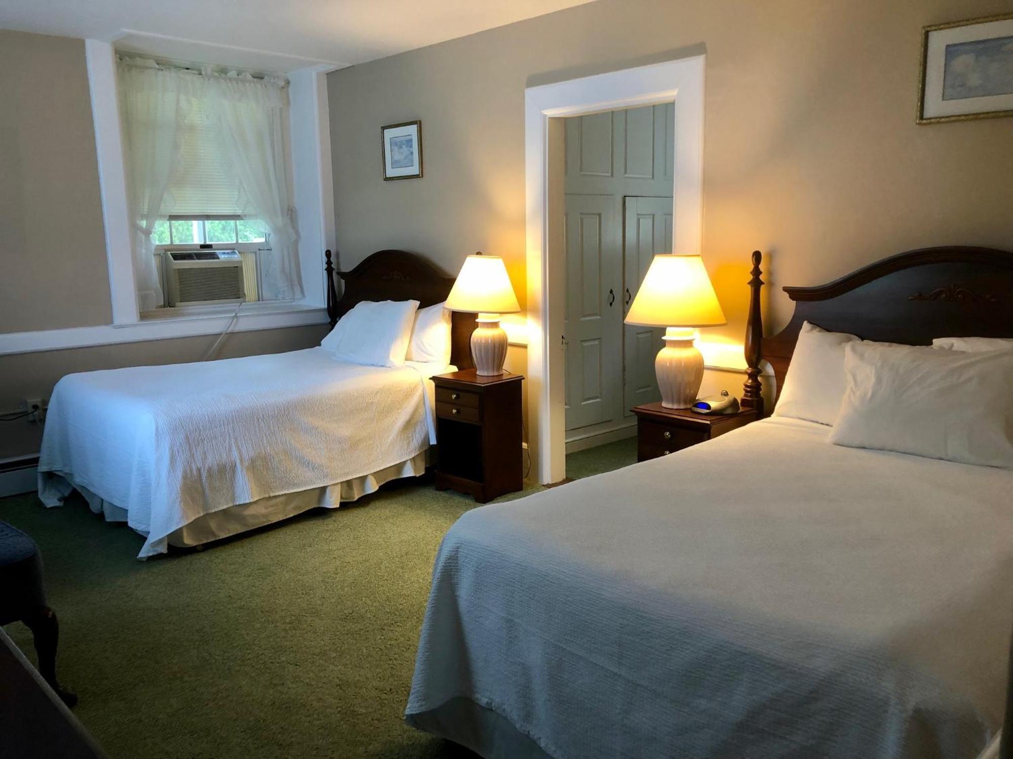 Sands Of Time Motor Inn & Harbor House Woods Hole Eksteriør billede