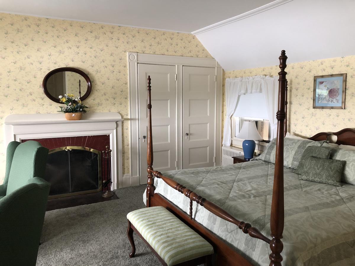 Sands Of Time Motor Inn & Harbor House Woods Hole Eksteriør billede
